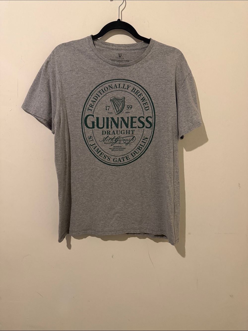 Guinness Grey Logo Short-Sleeve Crew Neck T-Shirt Size Large